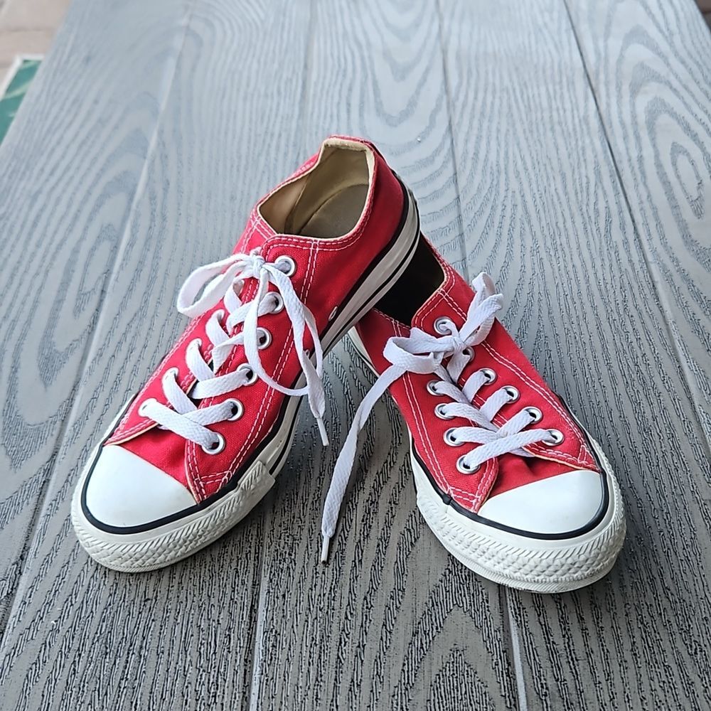 Converse Classic All Stars Low Rise RED Canvas Sneakers -  women's size 7